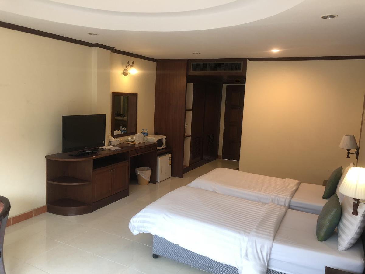 Ban Tyrol Hotel Patong ภายนอก รูปภาพ
