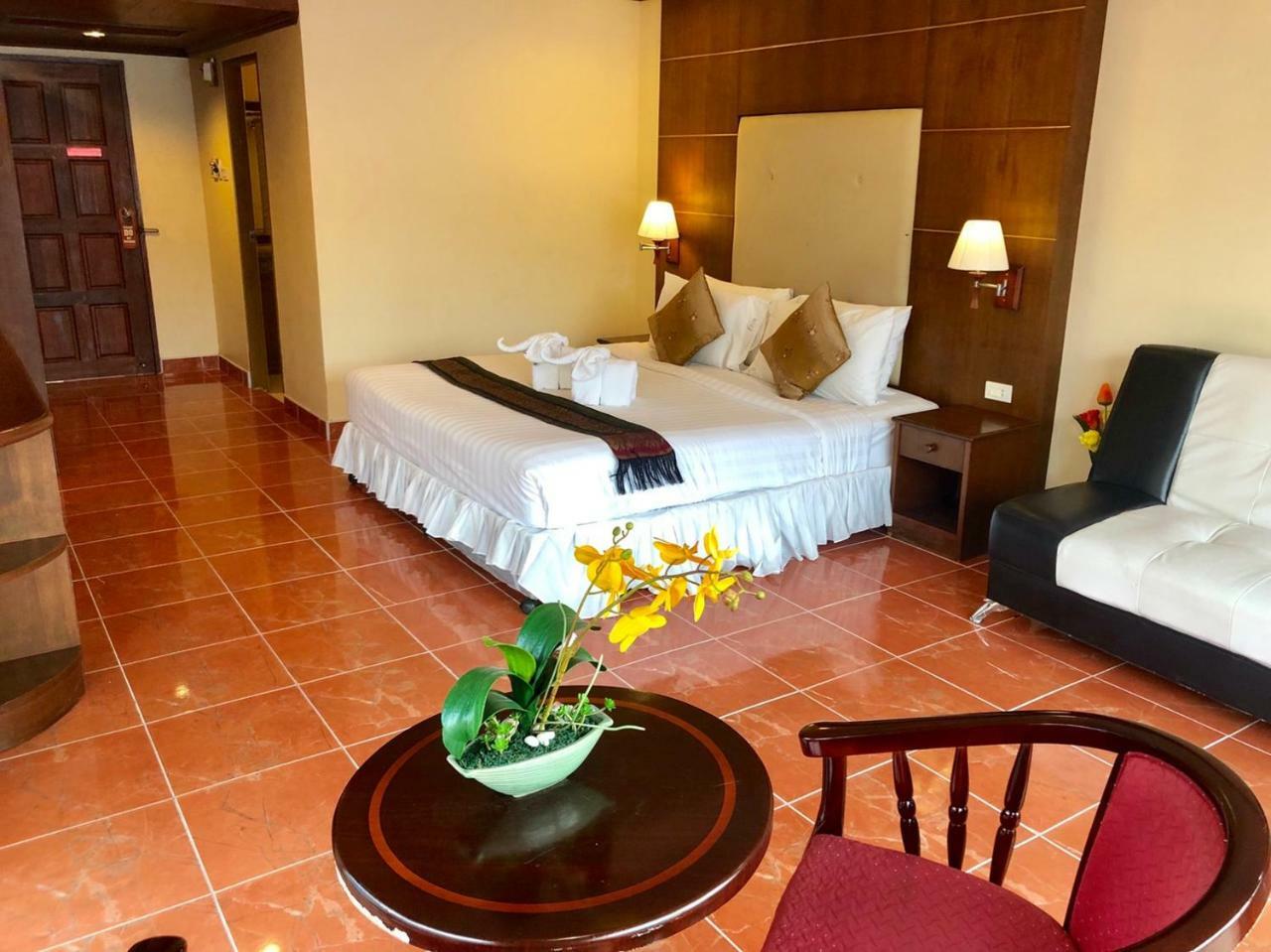 Ban Tyrol Hotel Patong ภายนอก รูปภาพ